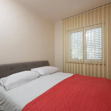 Donatella -apt 1- 10m Vom Entfernt By Interhome Pjescana Uvala