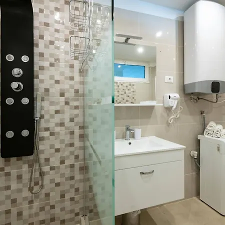 Donatella -apt 1- 10m Vom Entfernt By Interhome *