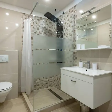 Appartement Donatella -apt 1- 10m Vom Entfernt By Interhome *